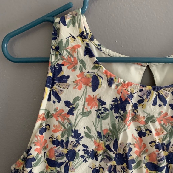 White w/colorful flower dress - Picture 2 of 4